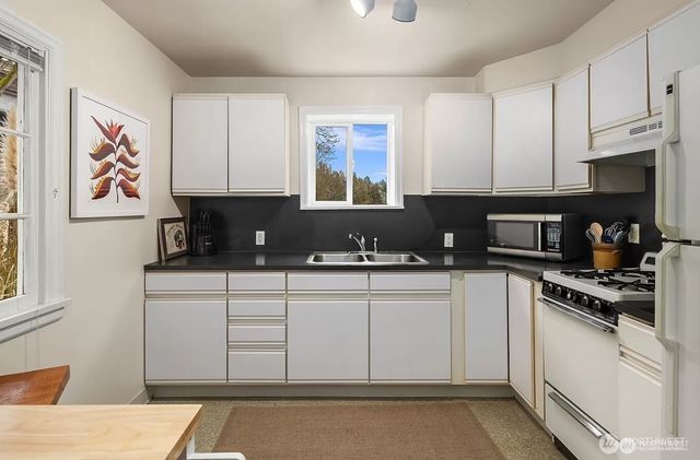 267 E Newton Street, Seattle, WA 98102