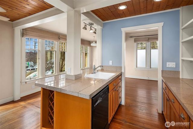 267 E Newton Street, Seattle, WA 98102