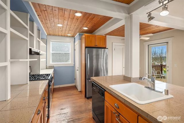 267 E Newton Street, Seattle, WA 98102