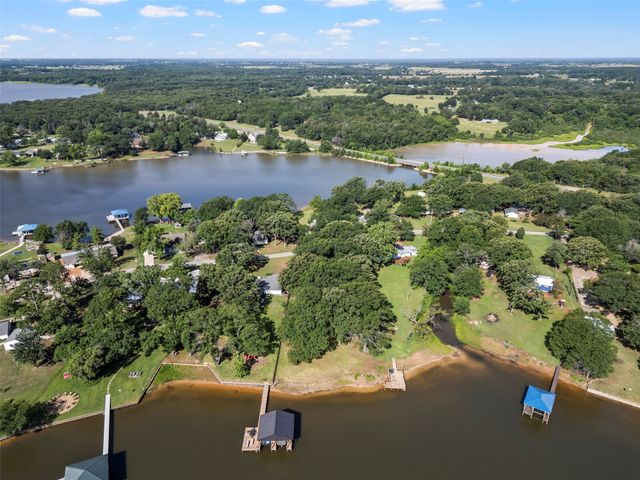 1805 Beavers Point, Bonham, TX 75418