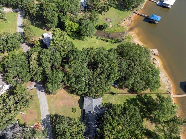 1805 Beavers Point, Bonham, TX 75418