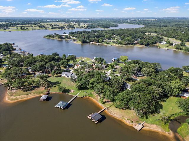 1805 Beavers Point, Bonham, TX 75418
