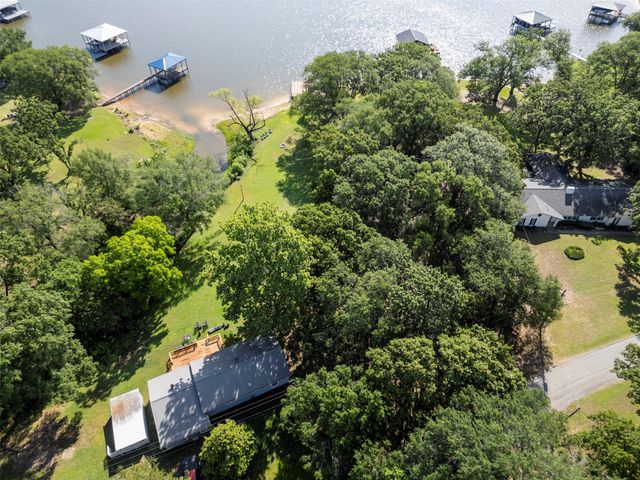 1805 Beavers Point, Bonham, TX 75418