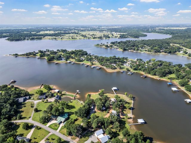 1805 Beavers Point, Bonham, TX 75418