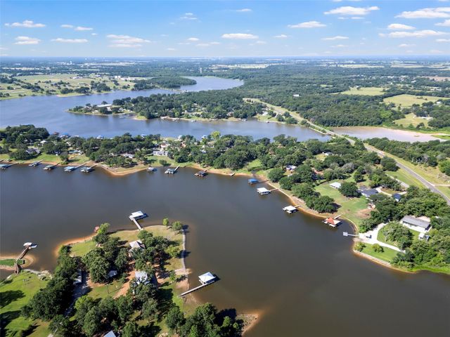 1805 Beavers Point, Bonham, TX 75418