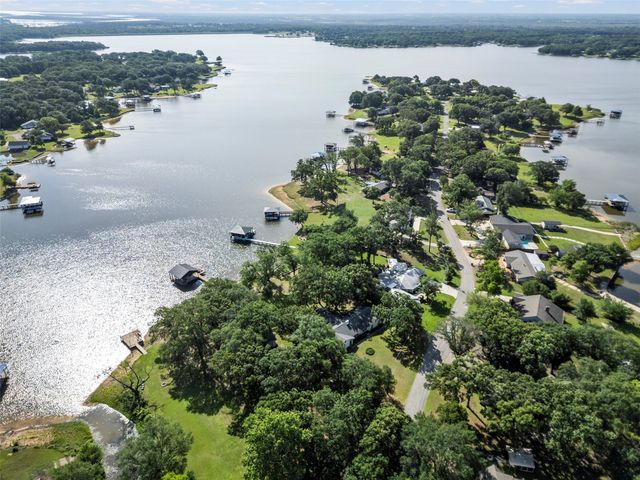 1805 Beavers Point, Bonham, TX 75418