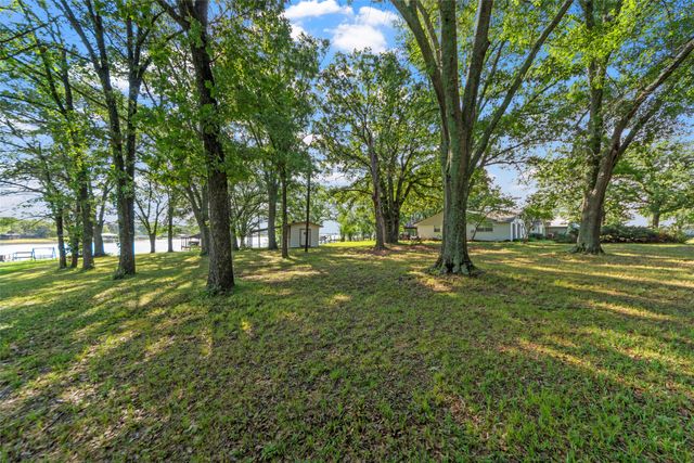 1805 Beavers Point, Bonham, TX 75418