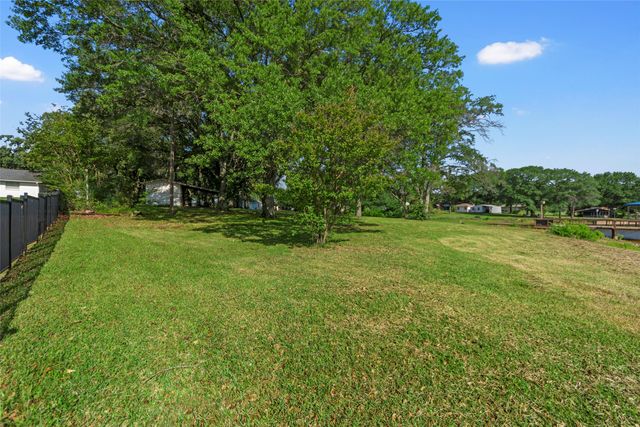 1805 Beavers Point, Bonham, TX 75418