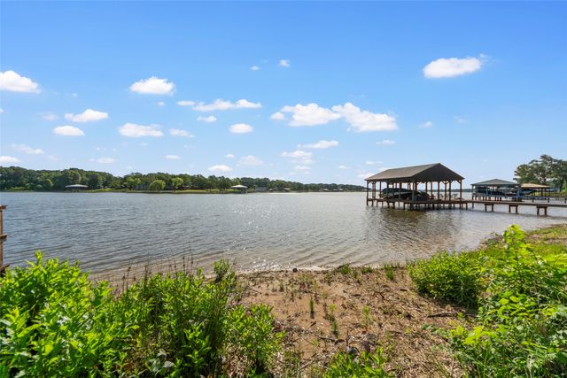 1805 Beavers Point, Bonham, TX 75418