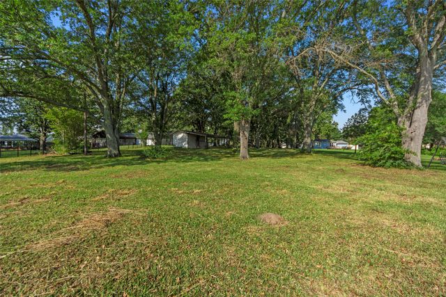 1805 Beavers Point, Bonham, TX 75418