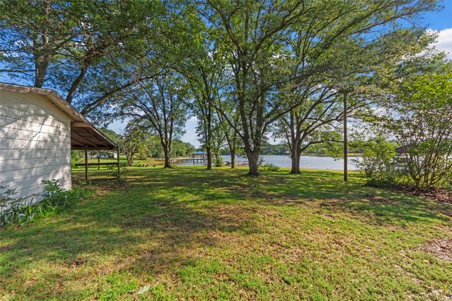 1805 Beavers Point, Bonham, TX 75418