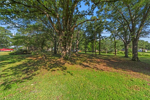 1805 Beavers Point, Bonham, TX 75418