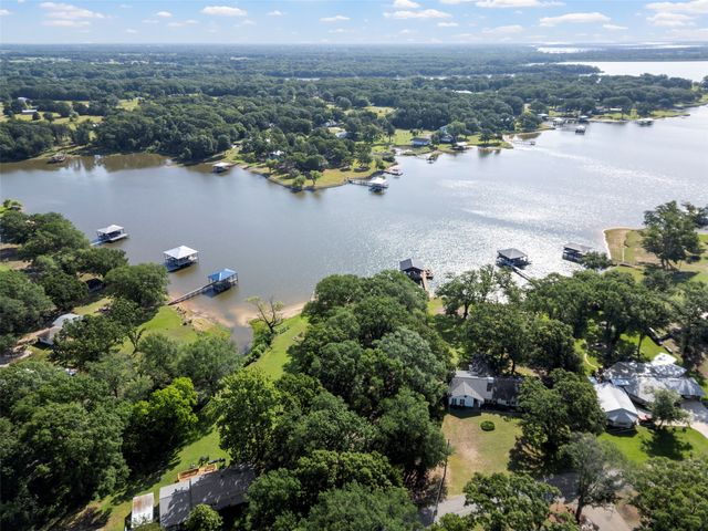 1805 Beavers Point, Bonham, TX 75418