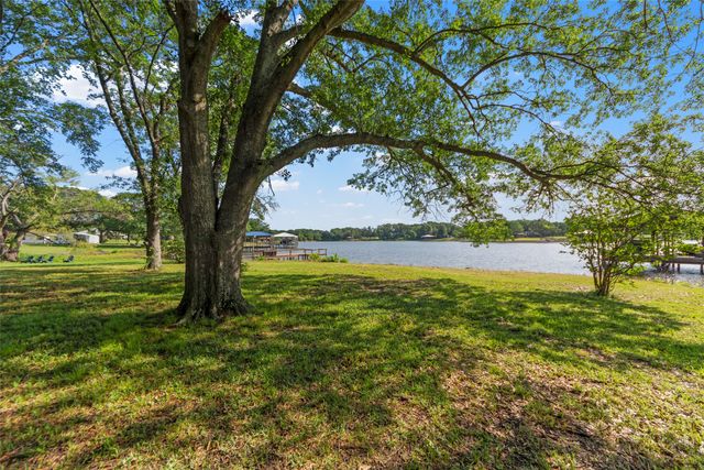 1805 Beavers Point, Bonham, TX 75418