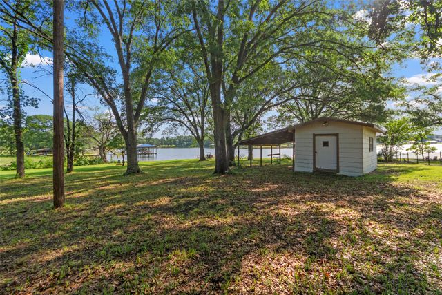 1805 Beavers Point, Bonham, TX 75418