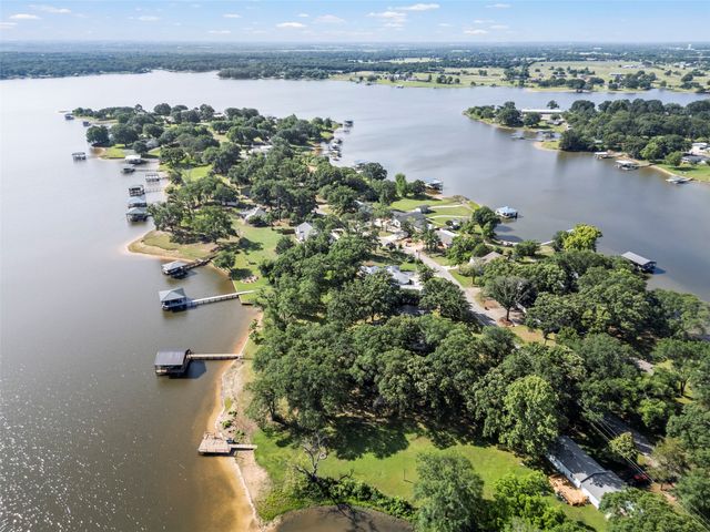 1805 Beavers Point, Bonham, TX 75418