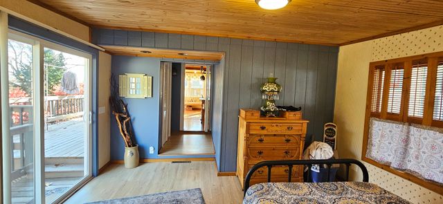 432 Northwest Street, Utica, IL 61373