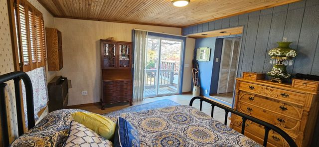 432 Northwest Street, Utica, IL 61373