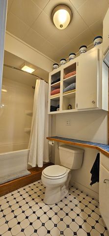 432 Northwest Street, Utica, IL 61373