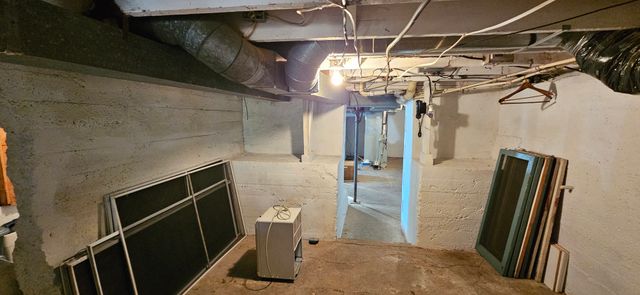 432 Northwest Street, Utica, IL 61373