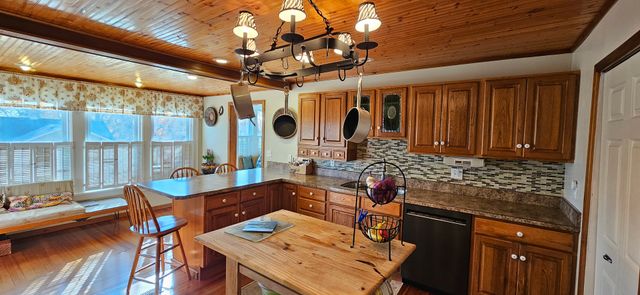 432 Northwest Street, Utica, IL 61373