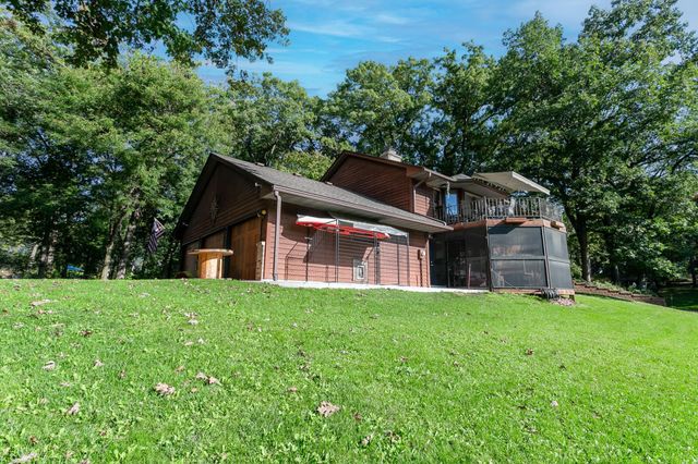 8717 Demontreville Trail N, Lake Elmo, MN 55042