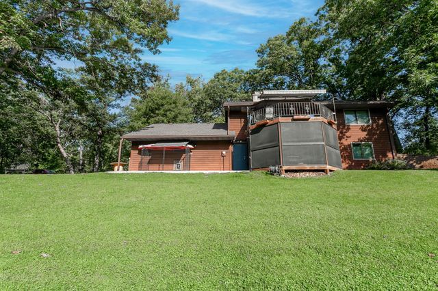 8717 Demontreville Trail N, Lake Elmo, MN 55042