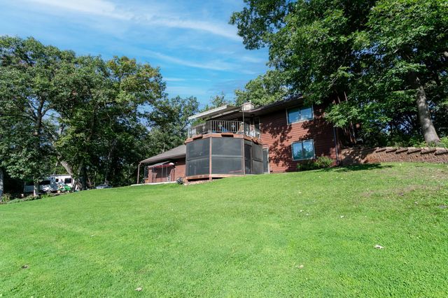 8717 Demontreville Trail N, Lake Elmo, MN 55042