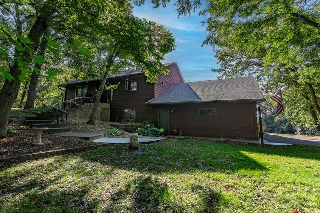 8717 Demontreville Trail N, Lake Elmo, MN 55042