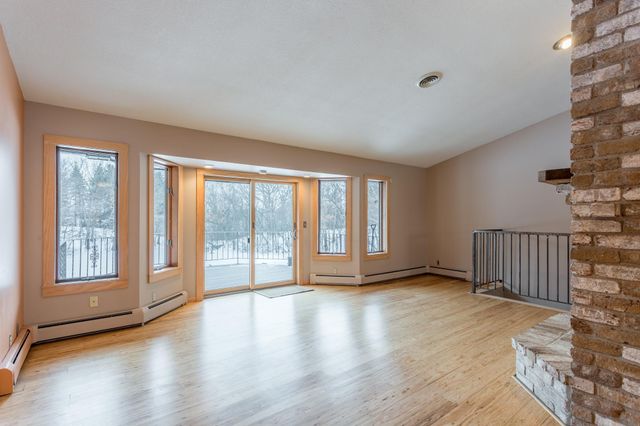 8717 Demontreville Trail N, Lake Elmo, MN 55042