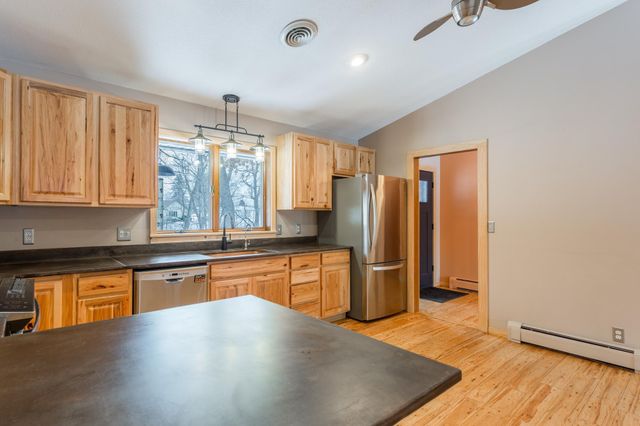 8717 Demontreville Trail N, Lake Elmo, MN 55042