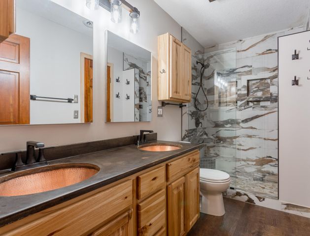 8717 Demontreville Trail N, Lake Elmo, MN 55042