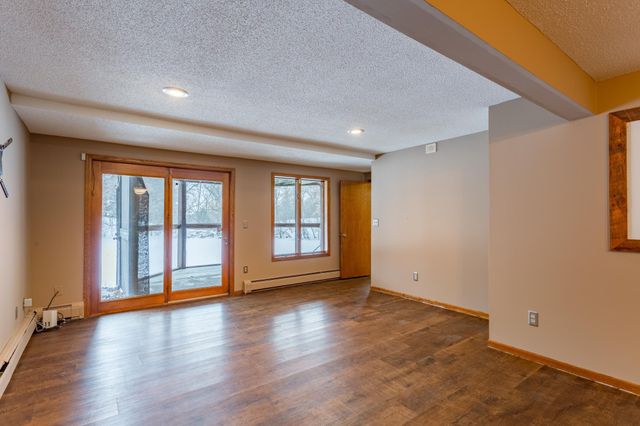 8717 Demontreville Trail N, Lake Elmo, MN 55042