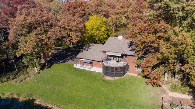 8717 Demontreville Trail N, Lake Elmo, MN 55042