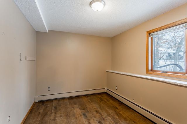 8717 Demontreville Trail N, Lake Elmo, MN 55042