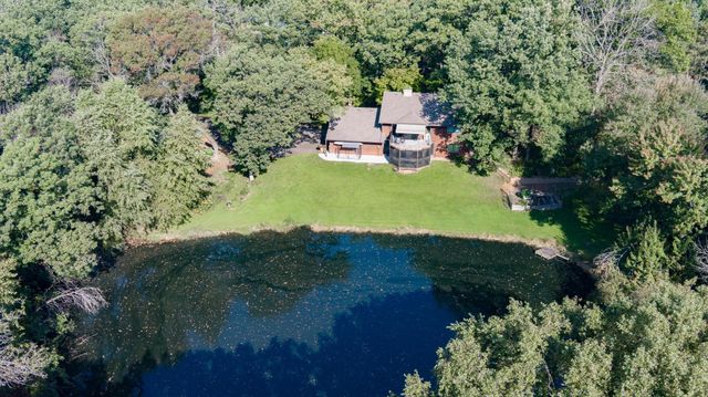 8717 Demontreville Trail N, Lake Elmo, MN 55042