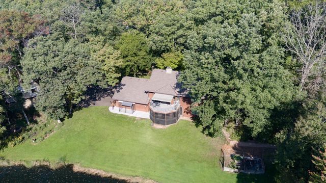 8717 Demontreville Trail N, Lake Elmo, MN 55042