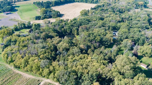 8717 Demontreville Trail N, Lake Elmo, MN 55042