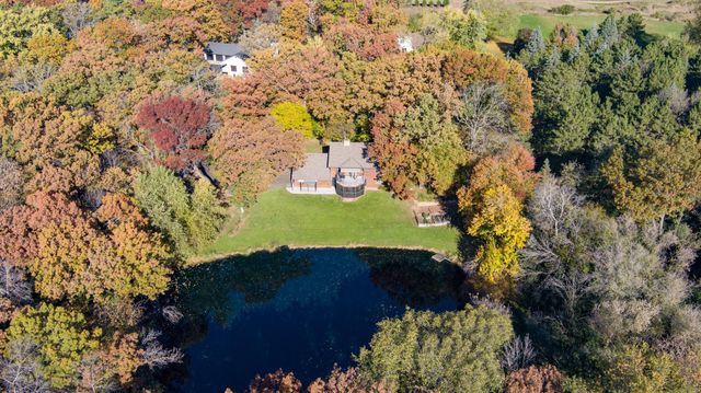 8717 Demontreville Trail N, Lake Elmo, MN 55042