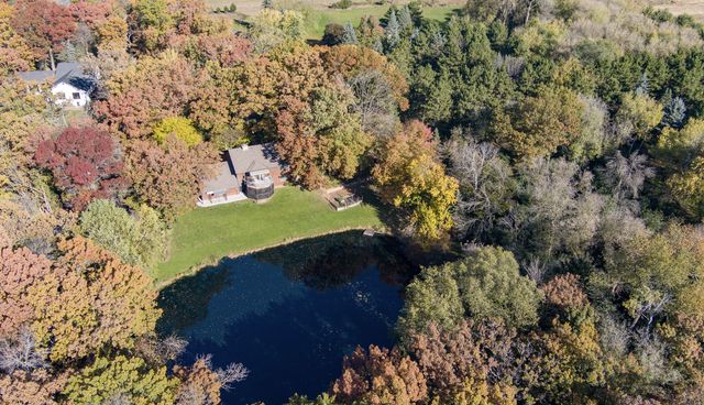 8717 Demontreville Trail N, Lake Elmo, MN 55042