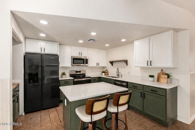 2113 N CENTRAL Drive, Chandler, AZ 85224