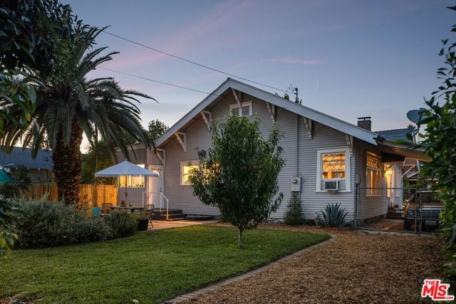 572 E Columbia Avenue, Pomona, CA 91767