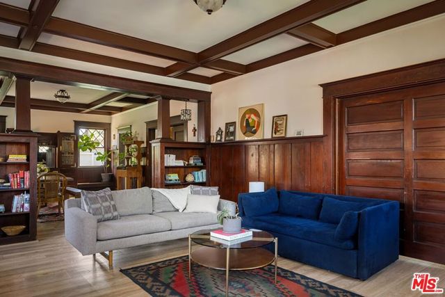 572 E Columbia Avenue, Pomona, CA 91767