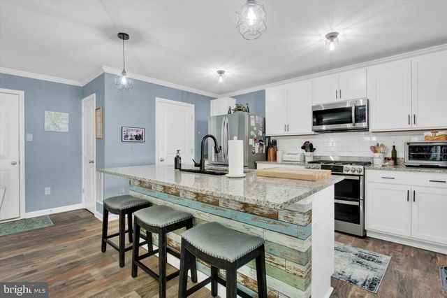 6080 DEBORAH DR, Spring Grove, PA 17362