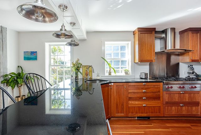 3 Vicksburg Place, Newport, RI 02840