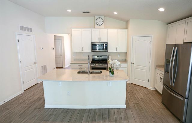 323 Chasewood Dr, St Augustine, FL 32095