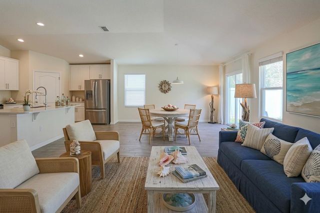 323 Chasewood Dr, St Augustine, FL 32095