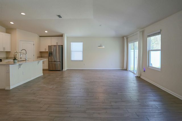 323 Chasewood Dr, St Augustine, FL 32095