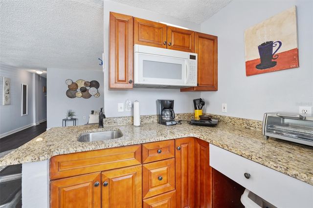935 S ATLANTIC AVENUE 111, Daytona Beach, FL 32118