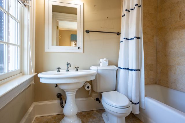 3 Broughton Road, Charleston, SC 29407